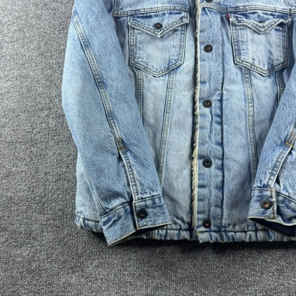 Levis levi skateboarding